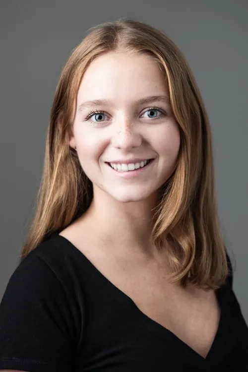 Paul Adeyefa ha trabajado con Mollie Holder en 1 ocasiones