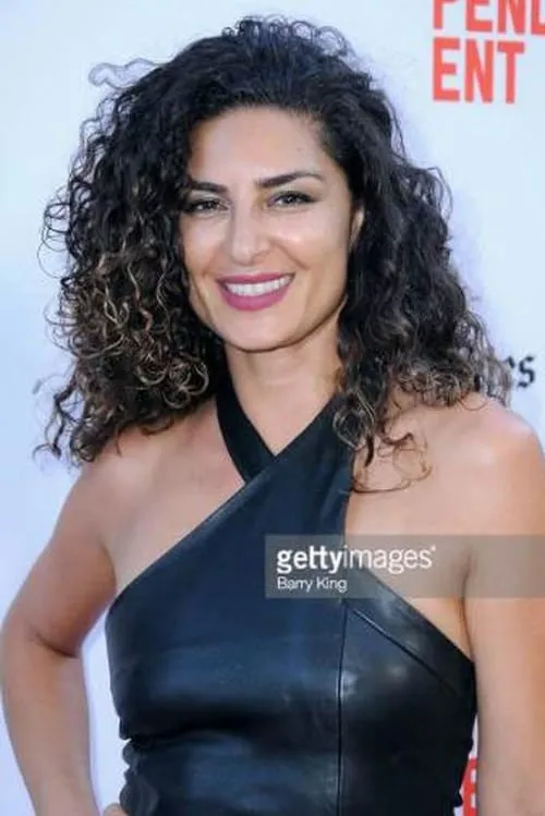 Terry Bell ha trabajado con Molly Hernandez en 1 ocasiones