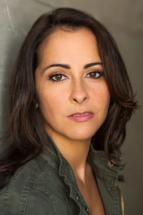 Erin Cathryn Strubbe ha trabajado con Mona Leah en 1 ocasiones