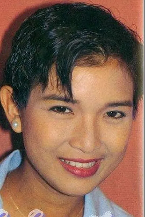 Money Lo interpretando a Snow White's maid