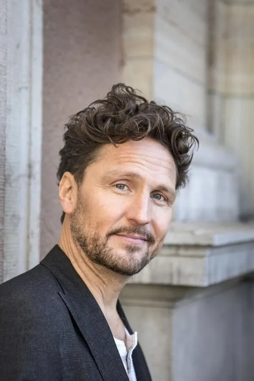 Idde Schultz ha trabajado con Moneybrother en 1 ocasiones