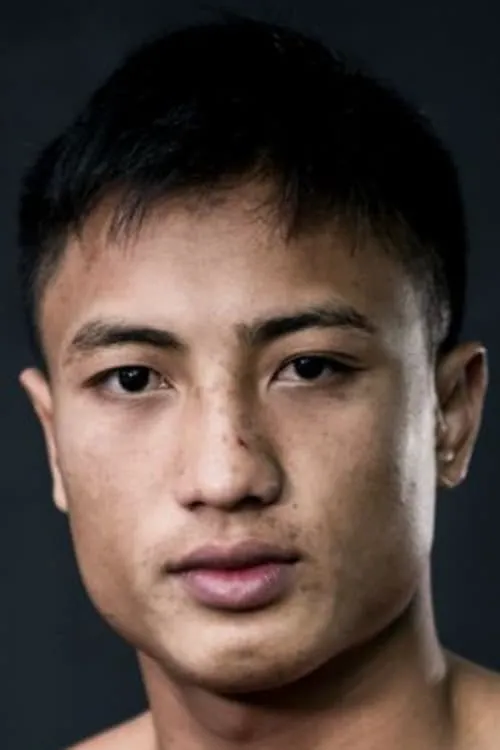 Sunoto Peringkat ha trabajado con Mongkolpetch Petchyindee Academy en 1 ocasiones