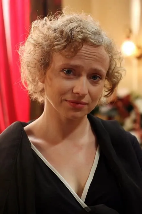 Monika Bolly — personaje: Mary Robinson