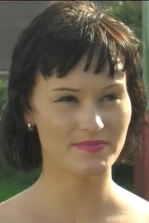 Isabel Vibe ha trabajado con Monika Henry en 2 ocasiones