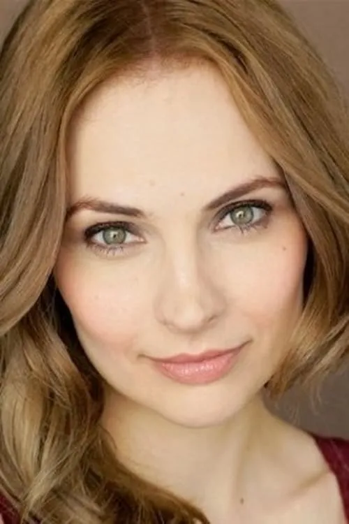 Monika Smith interpretando a