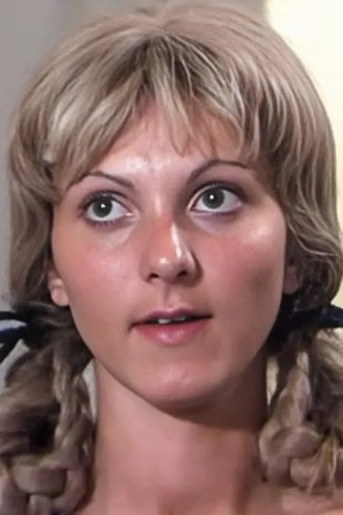 Monika Zierer interpretando a Cindy