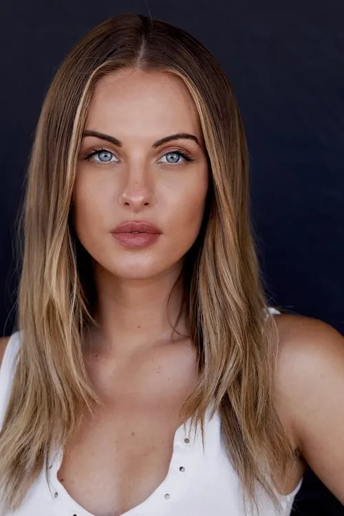 Montanna Gillis interpretando a Layla