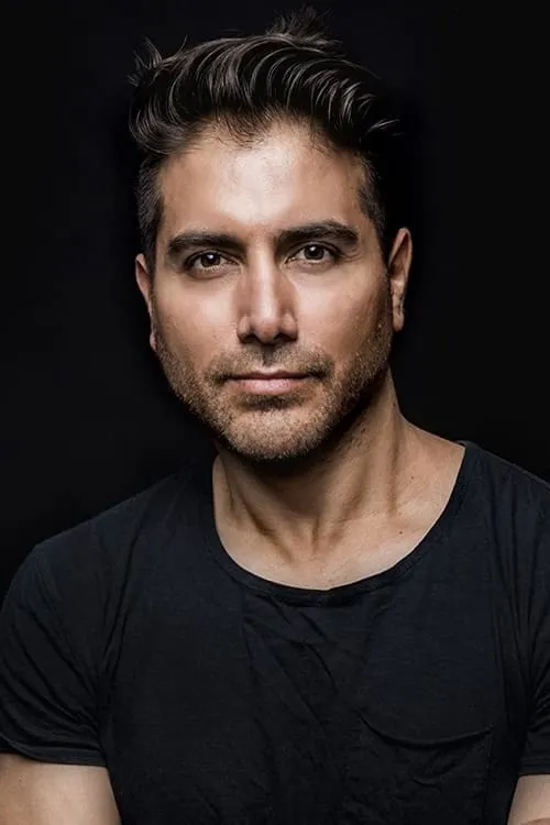 Monte Bezell interpretando a Jimmy