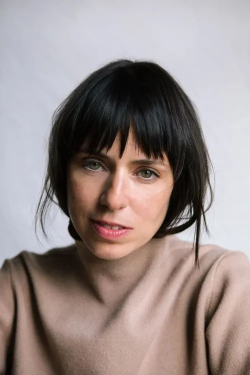 Nadia Cameron-Blakey ha trabajado con Montserrat Lombard en 1 ocasiones