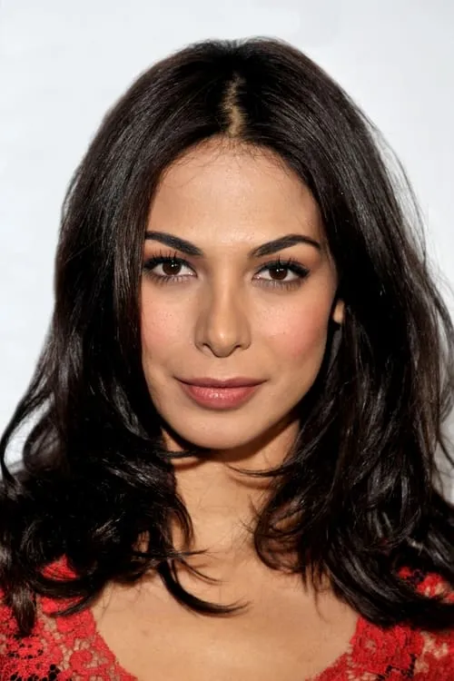 Moran Atias interpretando a Contessa