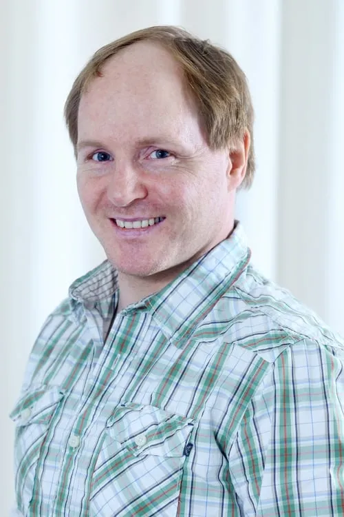 Gustaf Skarsgård ha trabajado con Morgan Alling en 3 ocasiones