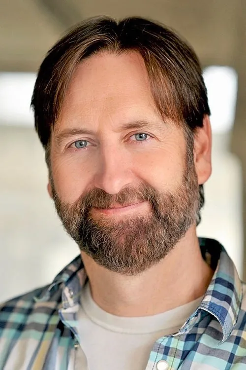 Morgan Simpson interpretando a Michael Perry