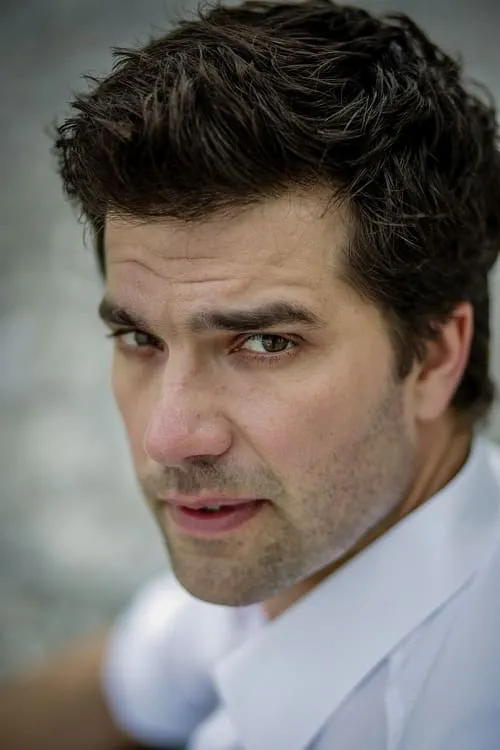 Moritz Tittel interpretando a Rupert