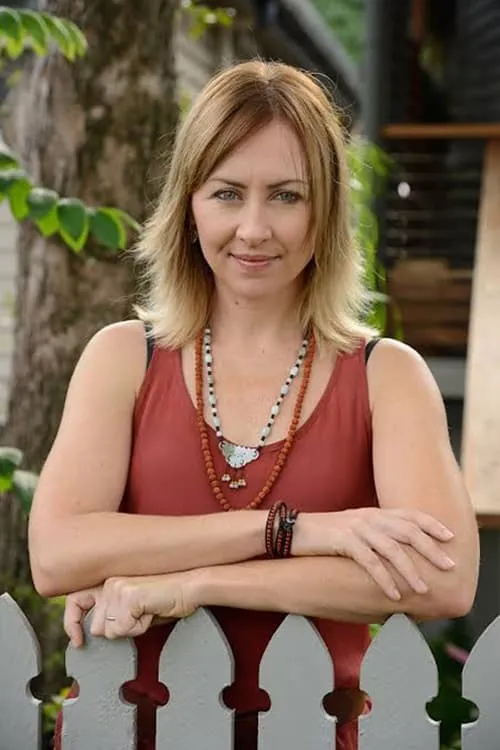 Emma Lyle ha trabajado con Mouche Phillips en 1 ocasiones