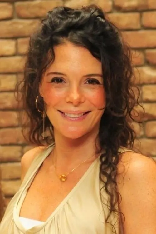 Mylla Christie interpretando a Anna