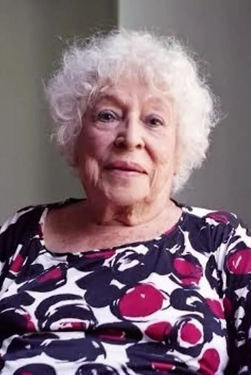 Nadala Batiste interpretando a Nun #2