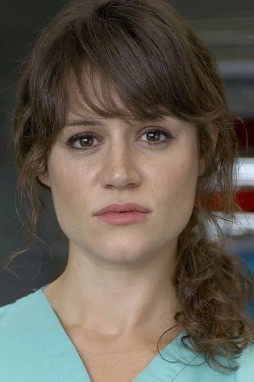 Mike Forbs ha trabajado con Nadine Lewington en 1 ocasiones