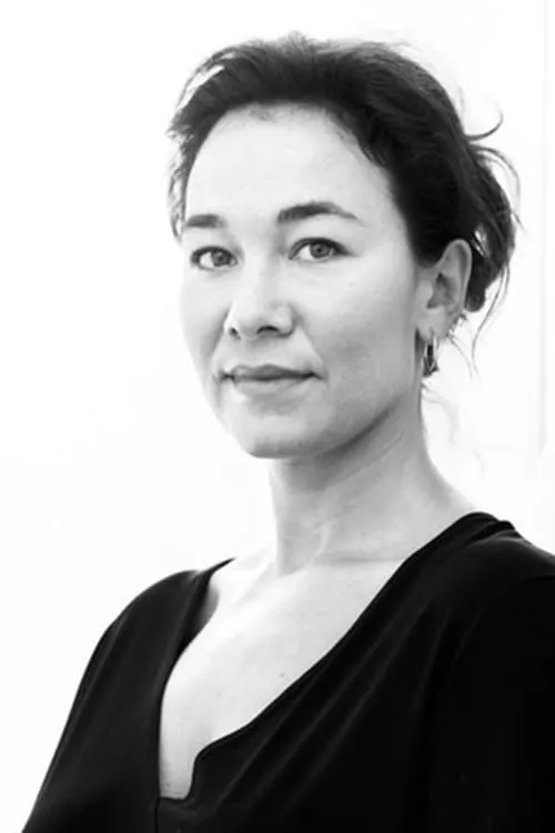 Nadja Weiss interpretando a Francesca