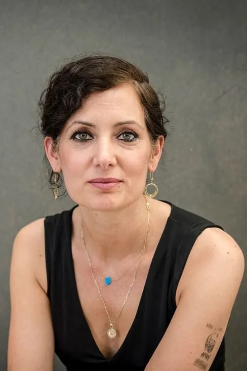 Kristina Dunz ha trabajado con Naika Foroutan en 1 ocasiones