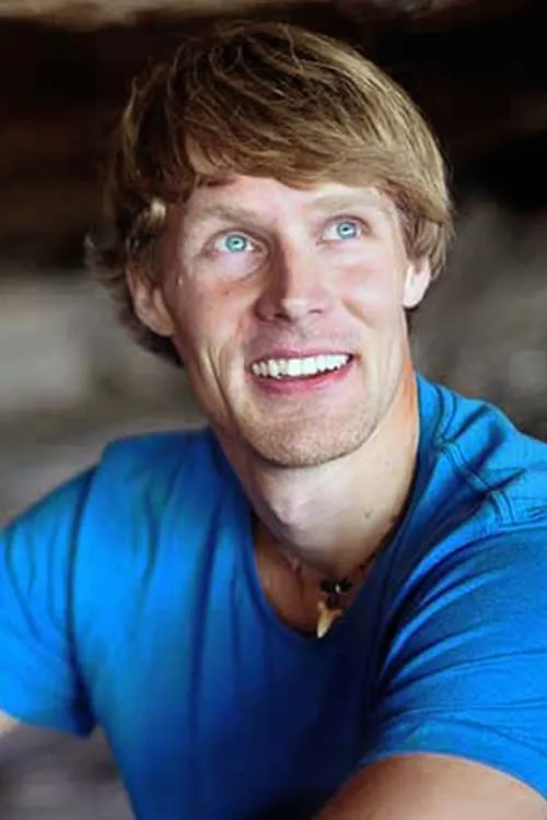 Nalle Hukkataival interpretando a Self