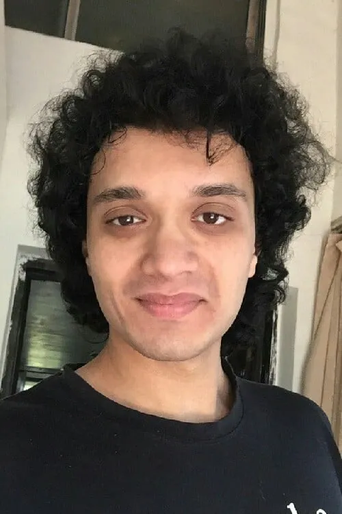 Nikki Tamboli ha trabajado con Namashi Chakraborty en 1 ocasiones