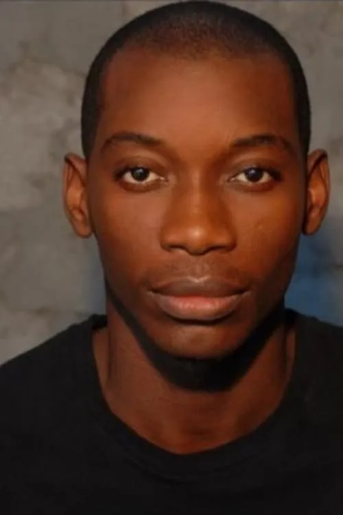 Nana Gbewonyo interpretando a Junior Battle