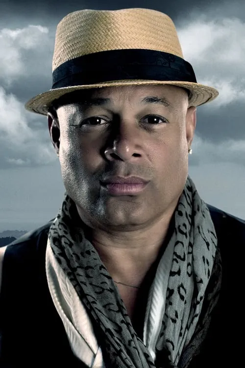 Narada Michael Walden interpretando a Self
