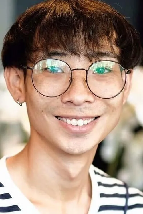 Naradon Namboonjit interpretando a [Tae's friend]