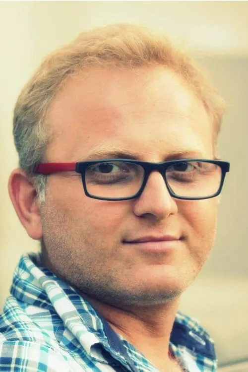 Tarun Khanna ha trabajado con Naresh Kathooria en 1 ocasiones