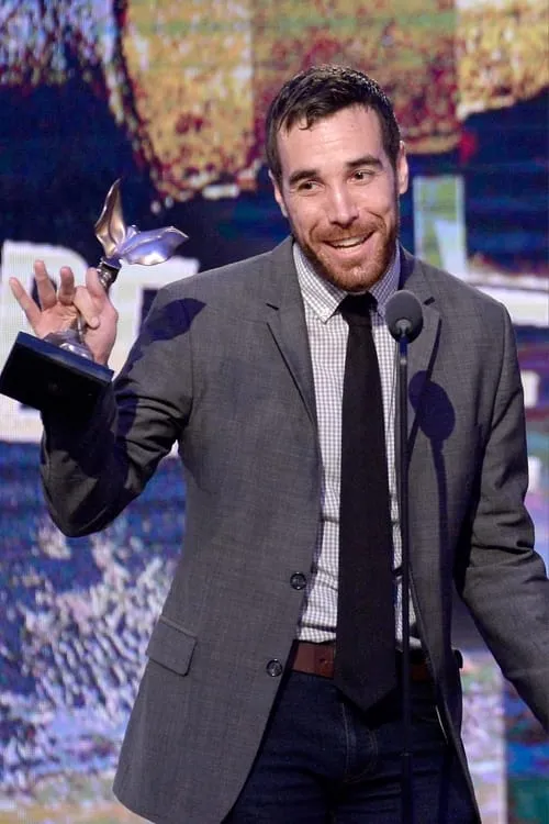 Durga Chew-Bose ha trabajado con Nat Sanders en 1 ocasiones