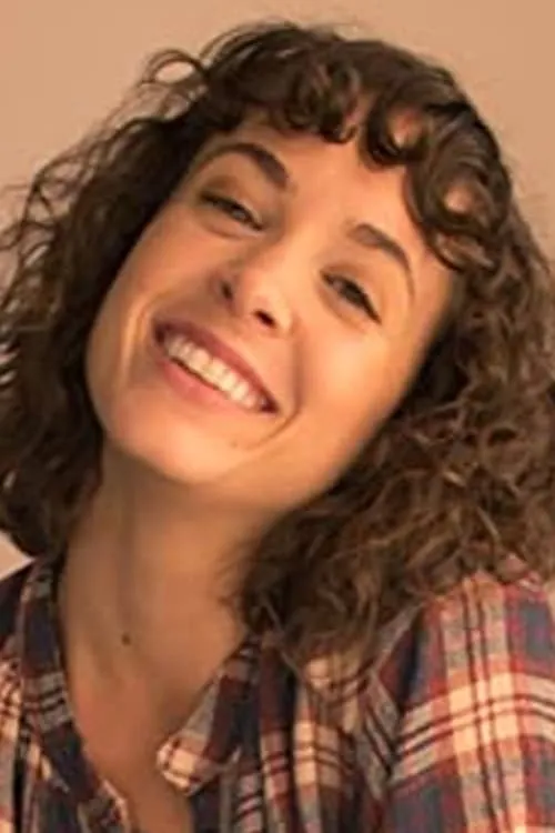 Natalie Paige Goldberg interpretando a Becky