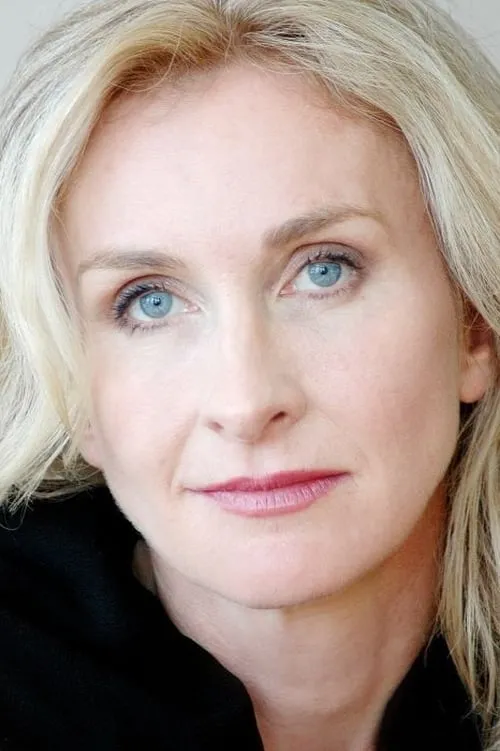 Tom Stokes ha trabajado con Natasha Herbert en 1 ocasiones