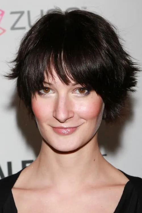 Natasha Melnick interpretando a Lynny Miller