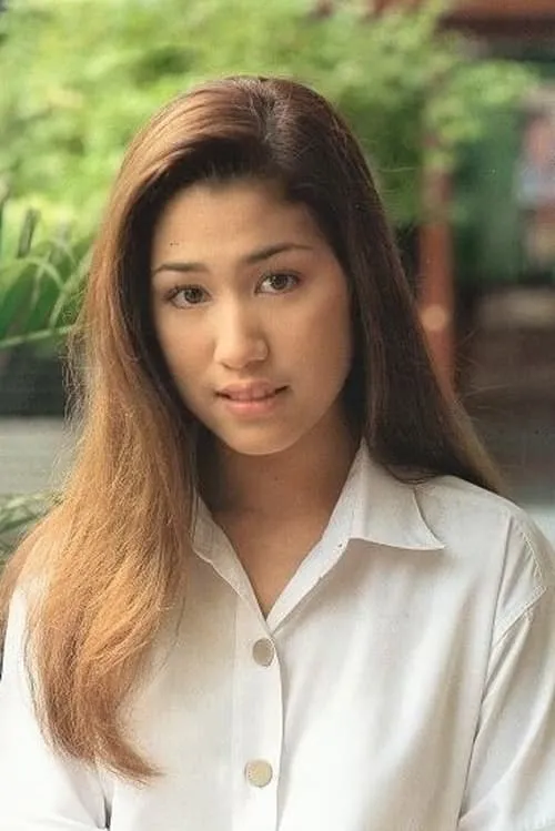 Natharinee Kanasoot interpretando a 