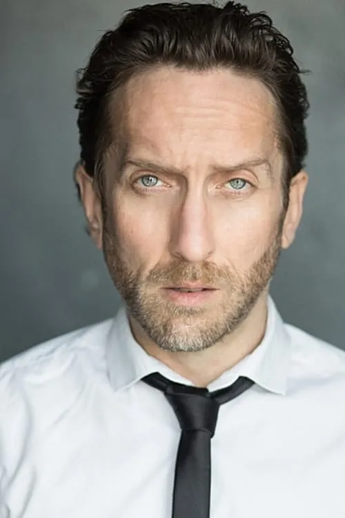 Benjamin Barraclough ha trabajado con Nathen East en 1 ocasiones