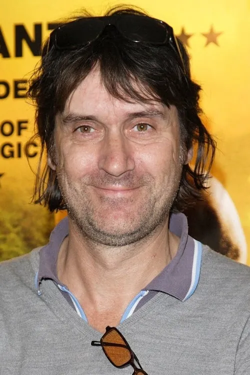 Mel Phillips ha trabajado con Neal Purvis en 1 ocasiones