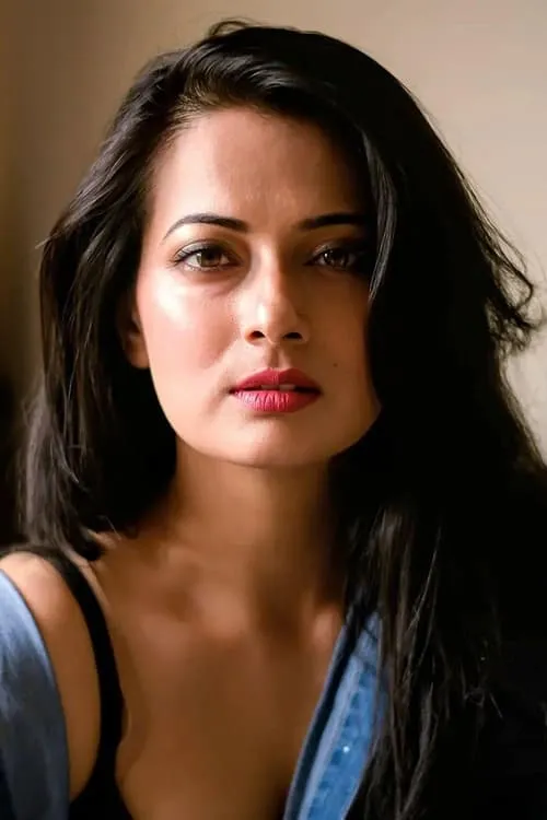 Neha Janpandit — personaje: Shraddha Swayam Khurana