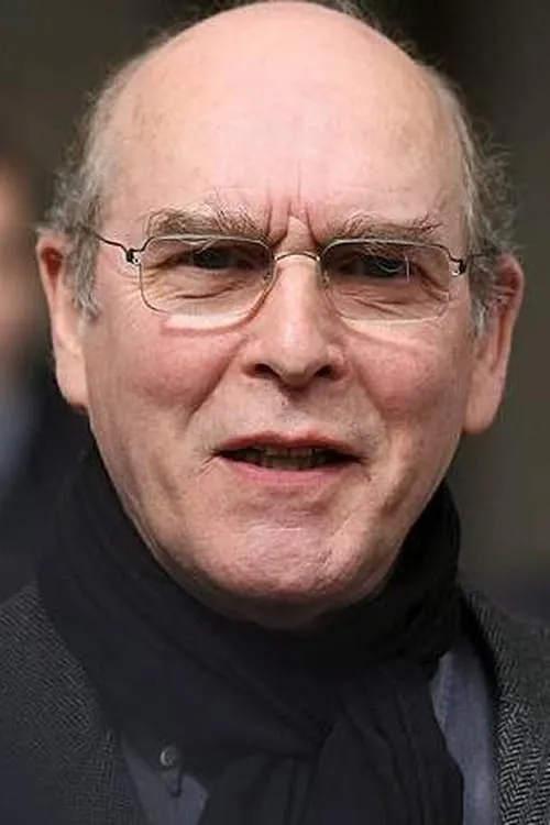 Neil Aspinall interpretando a Self