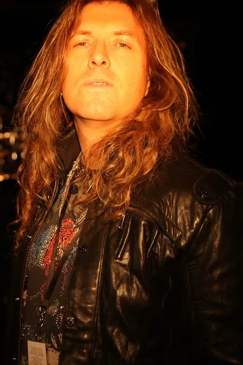 Eve Connelly ha trabajado con Neil Johnson en 1 ocasiones