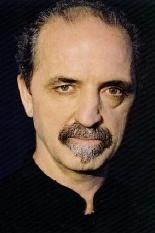 Neil Kroetsch interpretando a First Hunter