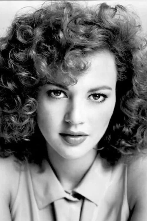 Neith Hunter interpretando a Joanne Galloway