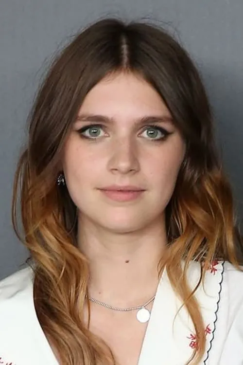 Nell Tiger Free interpretando a Margaret