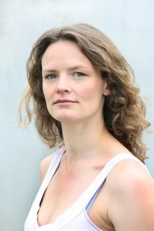 Peter Bygott ha trabajado con Nellie Burroughes en 1 ocasiones