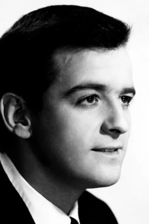 Néstor Fabián interpretando a