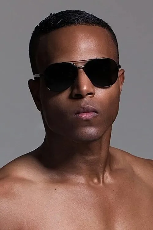 Julian Garcia ha trabajado con Nev Smith en 1 ocasiones