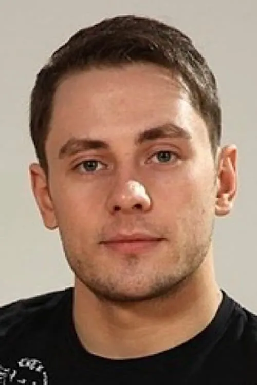 Nick Cheney interpretando a