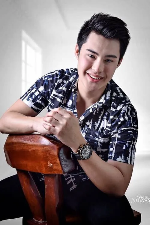 Nico Nicolas interpretando a