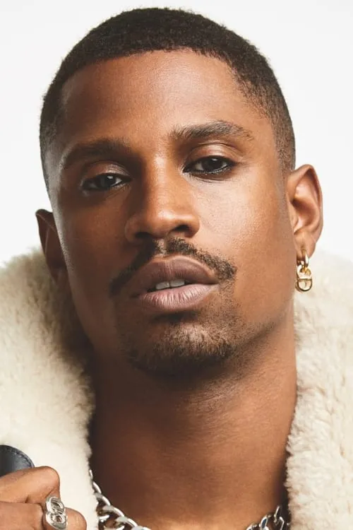 Nicolas Huchard interpretando a Max