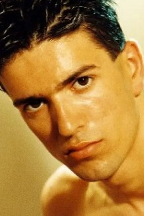 Nicolas Vanelli interpretando a