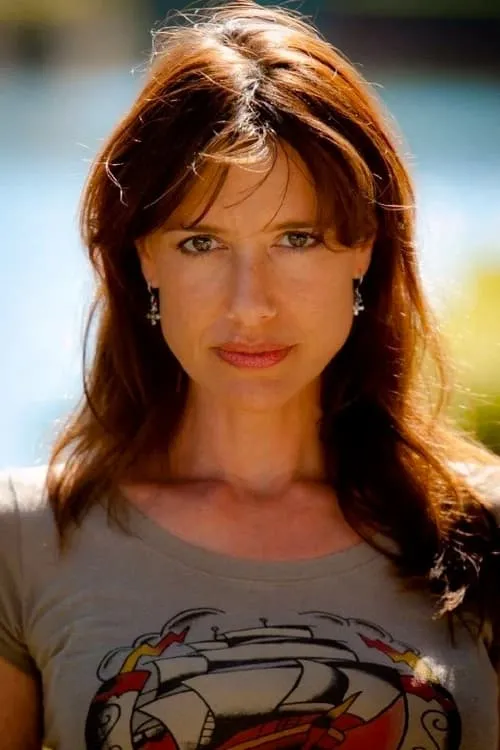 Nicole Hansen interpretando a Elizabeth